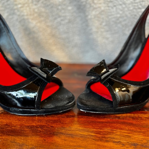 Charles Jourdan Paris black, patent leather stiletto heels. Size 9. - Picture 2 of 10
